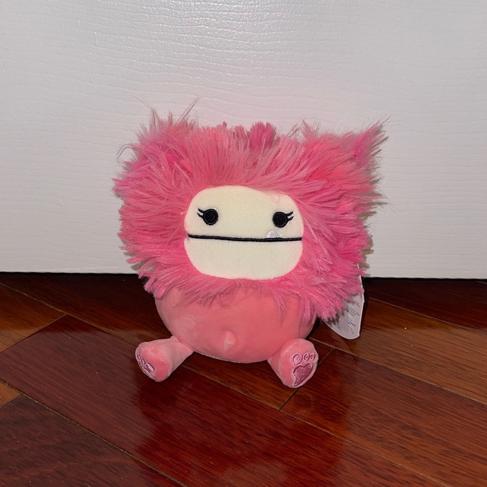 Caparinne the Valentine’s Day Bigfoot 5” Squishmallow